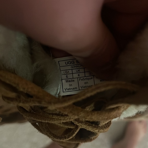 UGGs - Picture 5 of 5